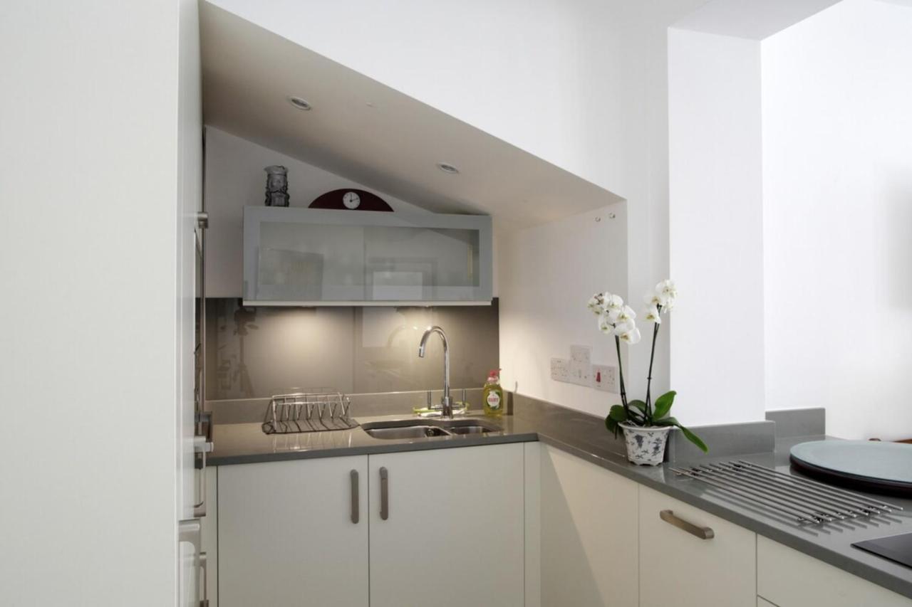 Quiet Ground Floor Mews Flat&parking Appartement *
