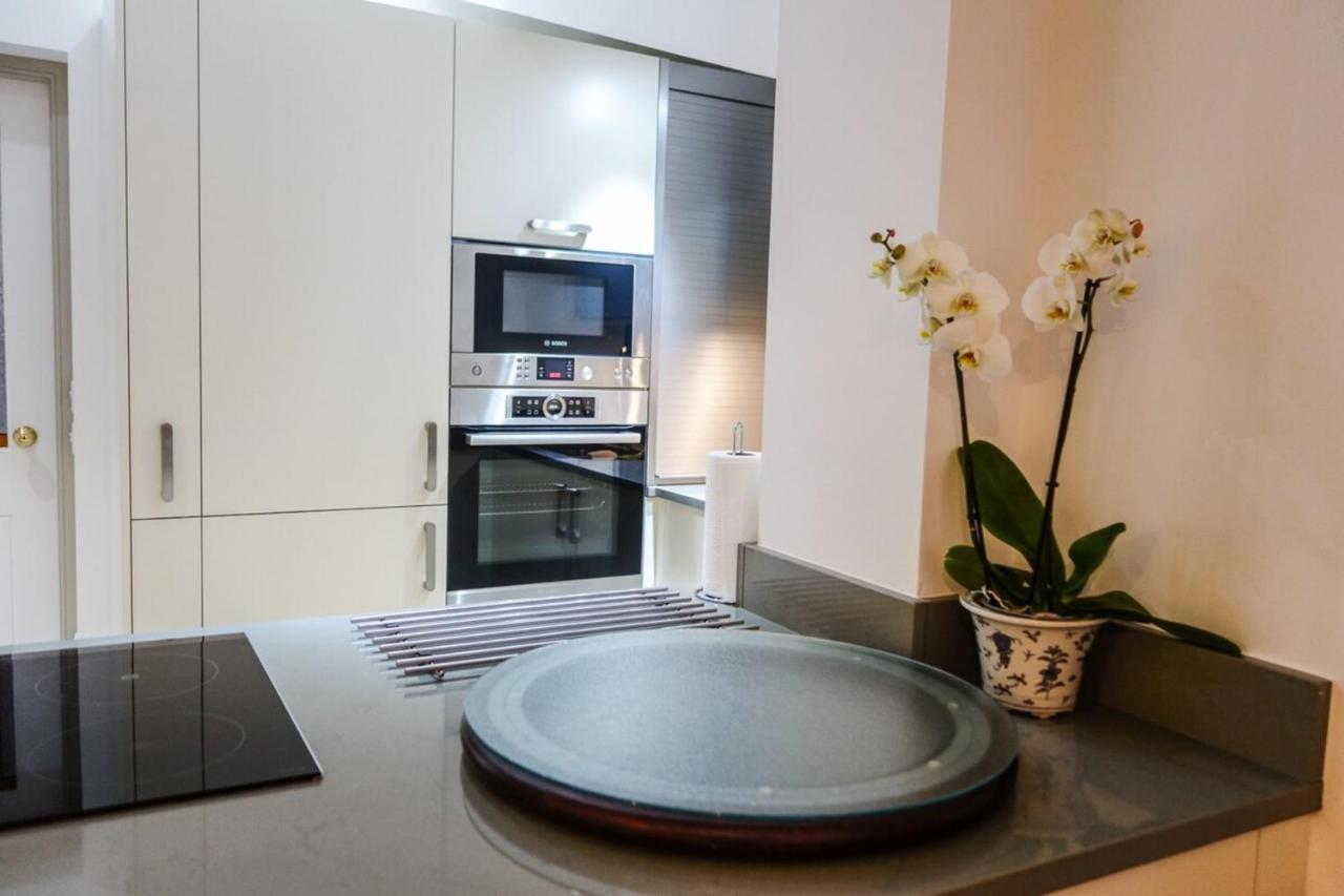 Quiet Ground Floor Mews Flat&parking *