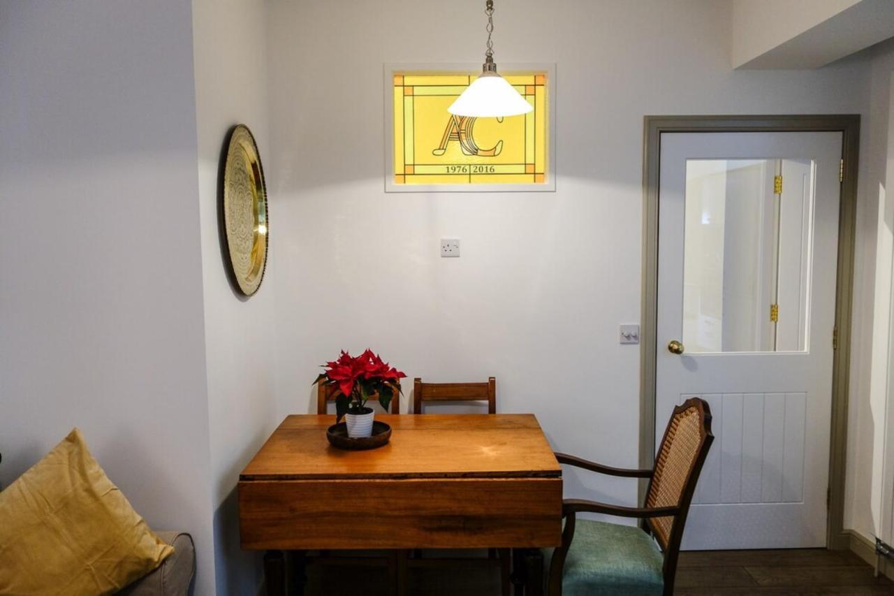 Quiet Ground Floor Mews Flat&parking Appartement